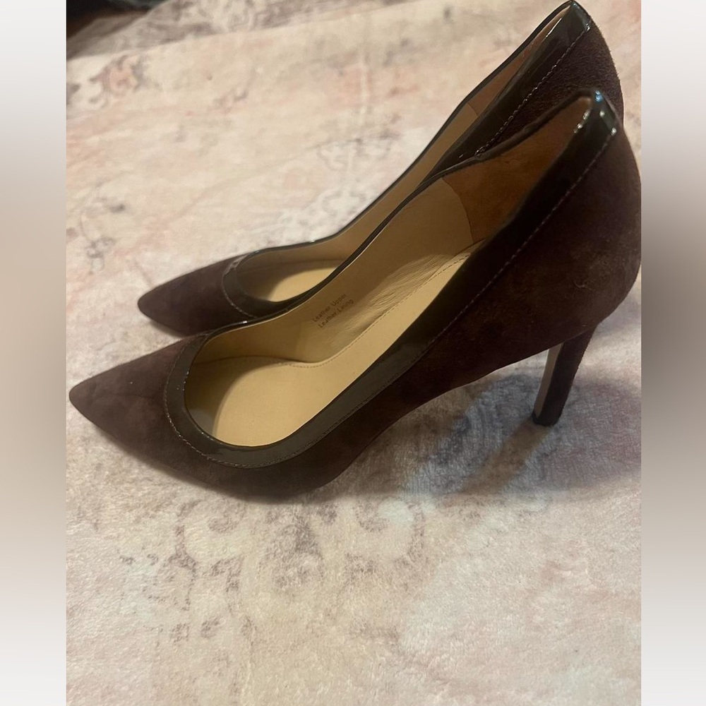 Vintage Brown suede Via Spiga pumps